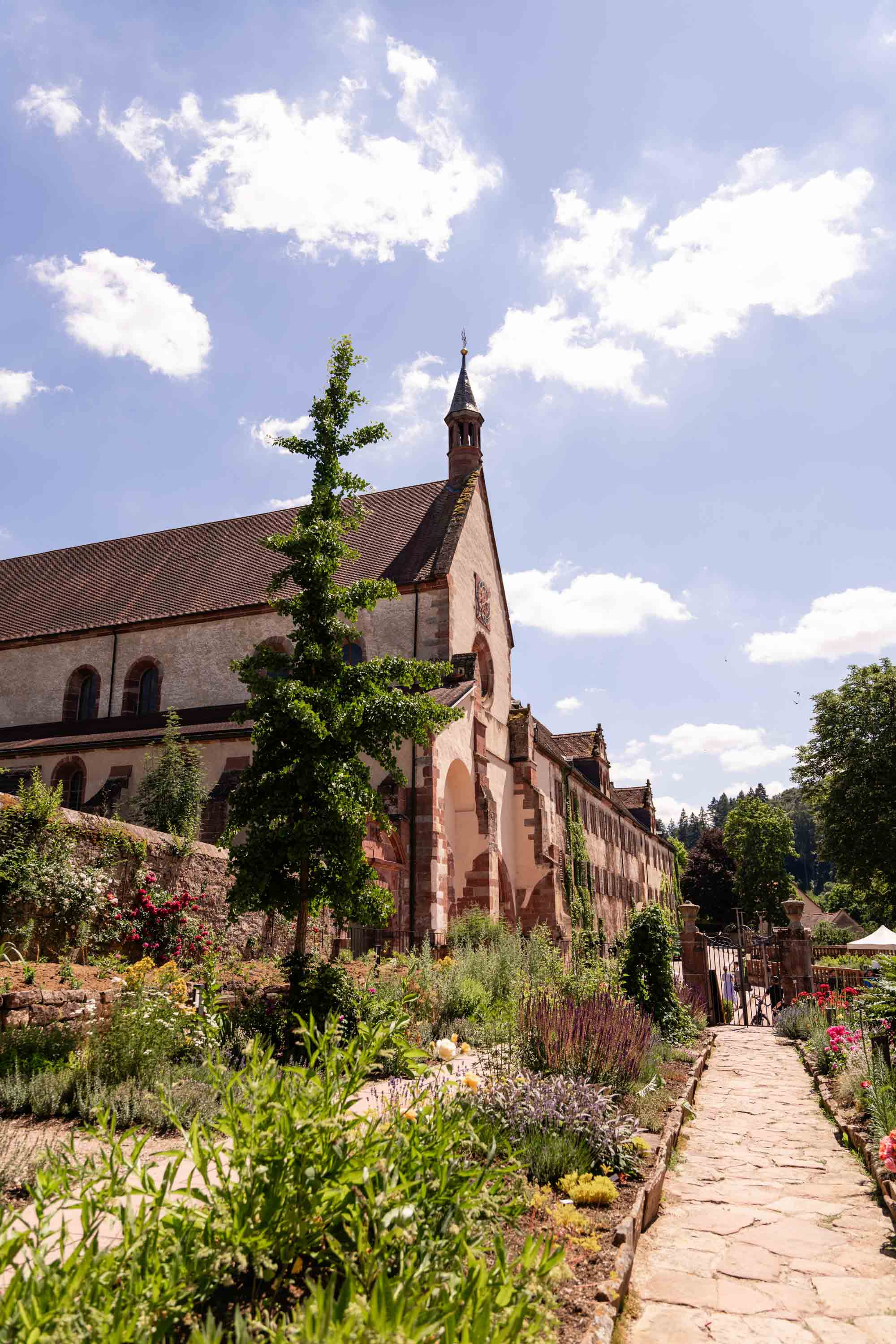 Hochzeit im Kloster Bronnbach: Kirche, Kreuzgang und Feier im Lieblichen Taubertal